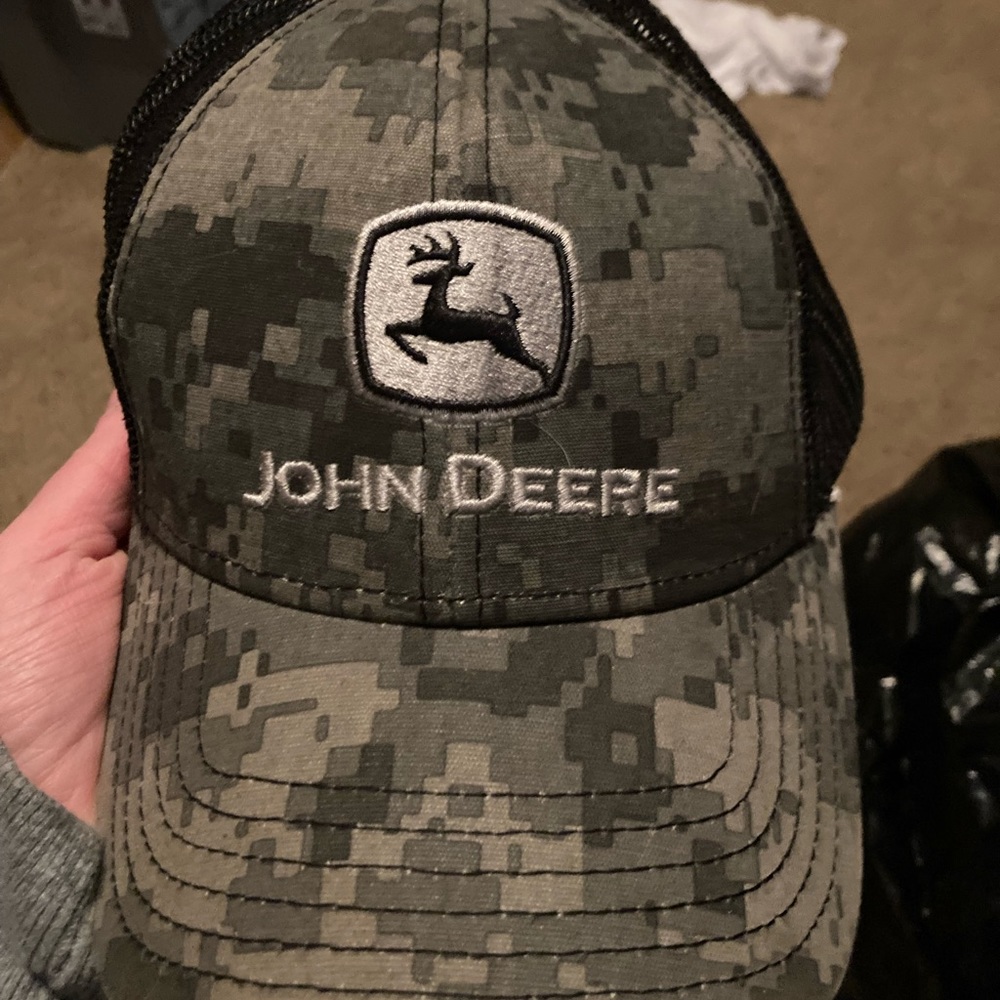 John Deere like new hat